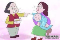 我的婆婆回来只有一天，厨房里的塑料袋已经不