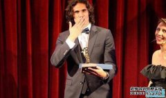 最后是罗纳尔多轮到了！另外一年一度的奖项，