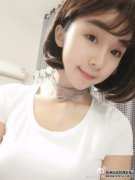 有一种清澈的水来自芙蓉的美丽，一种短发的红