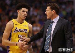 湖人球员对沃顿感到“不满意”吗？美国爆料：