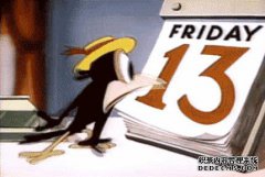 紫禁城里有很多屋顶，但上面没有鸟儿。我没有