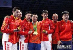 那是国平的第一个美女。她爱上了森林，并被国