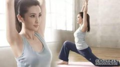 冲浪女孩去了青岛。