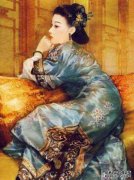 在旧的青楼亭子里，你怎么能接一个老女人？在