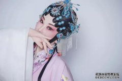 在唐显祖的牡丹亭中，刘梦梅怀有格言。您如何