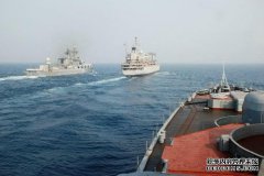 两艘中国海军巨舰同时出现在南海，总吨位超过