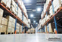 在第十八铁路局绵阳山工地的围栏上打碎所有人